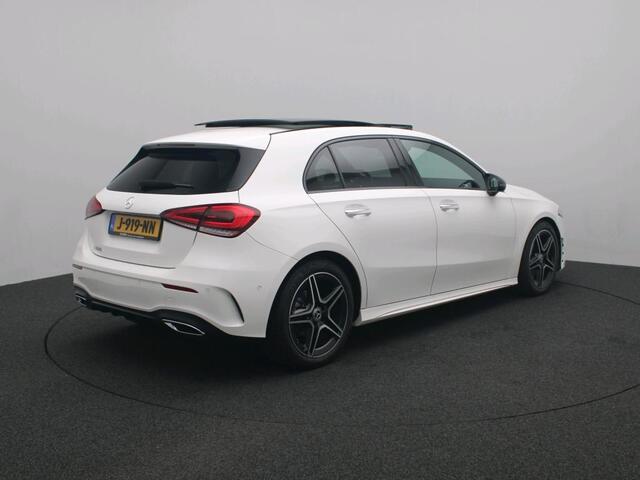 Mercedes-Benz A-KLASSE 180 Business Solution AMG AMG Line | Night Pakket | Panorama Schuif-Kanteldak |Sfeerverlichting | Ledkoplampen | Memory Voorstoelen | Achteruitrijcamera. Inclusief 24 maanden Mercedes-Benz Certified garantie voor Europa.