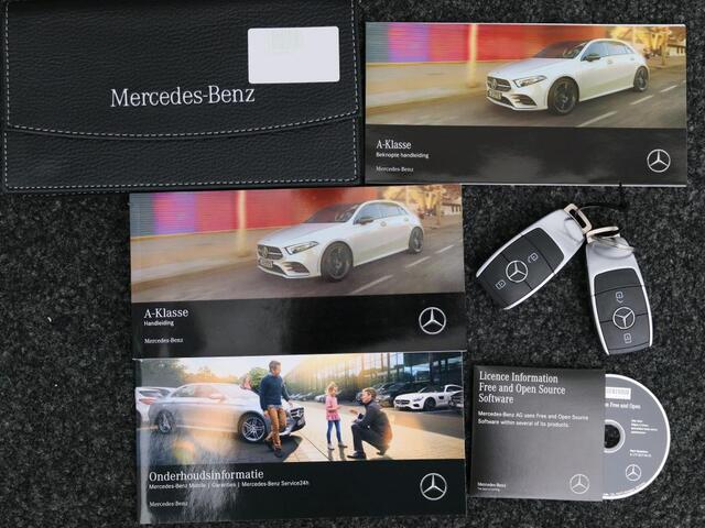 Mercedes-Benz A-KLASSE 180 Business Solution Luxury Distronic | Sfeerverlichting | Achteruitrijcamera | Ledkoplampen | Stoelverwarming Voor | Inclusief 24 maanden Mercedes-Benz Certified garantie voor Europa.
