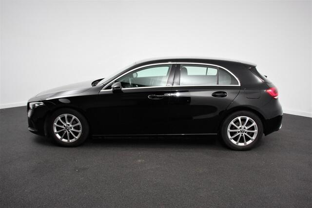 Mercedes-Benz A-KLASSE 200 Automaat Progressive Mercedes-Benz A-klasse 200 Progressive | Navigatie | Climate Control | Lane Assist | Camera | Trekhaak | DAB | LED | Verkeersbord Herkenning |