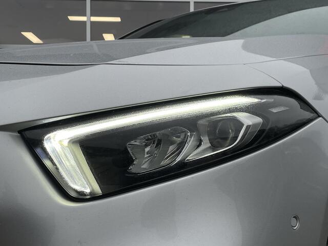 Mercedes-Benz A-KLASSE 180 Business Solution AMG - Navigatie - Camera - Stoelverwarming - LED koplampen