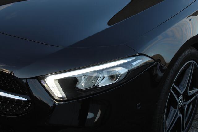 Mercedes-Benz A-KLASSE 220 4MATIC Automaat Panoramadak/Sfeerverlichting/Achteruitrijcamera/Stoelverwarming/Led koplampen/Cruise control/Inklapbare spiegels