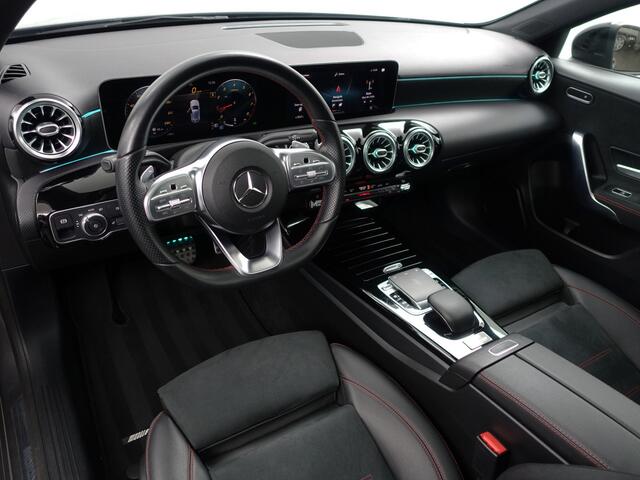 Mercedes-Benz A-KLASSE 200 AMG Tiffany Premium Plus Aut- 19dkm, Panoramadak, Sfeerverlichting, Camera, Stoelverwarming, Custom
