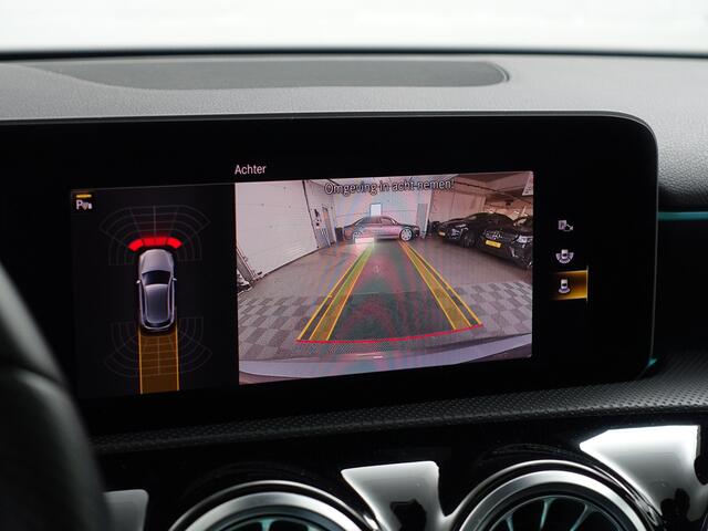 Mercedes-Benz A-KLASSE 200 AMG Tiffany Premium Plus Aut- 19dkm, Panoramadak, Sfeerverlichting, Camera, Stoelverwarming, Custom