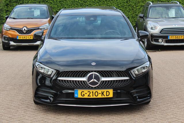 Mercedes-Benz A-KLASSE 180 Business Solution AMG / Camera / Navigatie / 18'' / Dodehoek / Stoelverwarming / Cruise Control