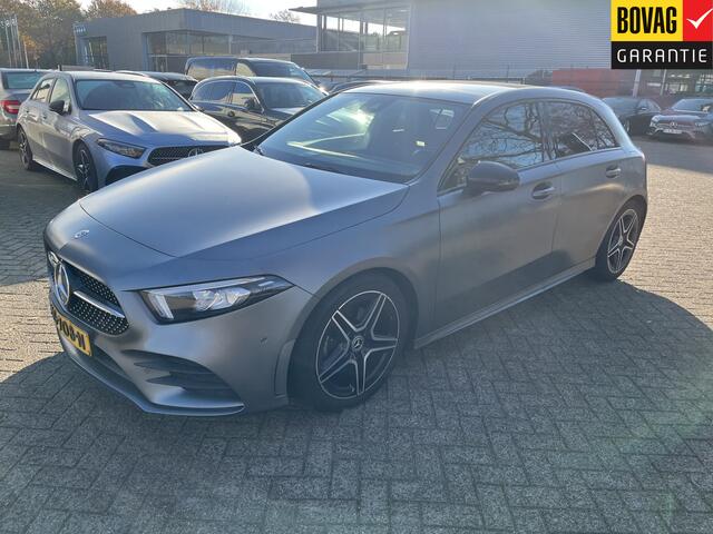 Mercedes-Benz A-KLASSE 180 Business Solution AMG Night Upgrade | NL AUTO | 12MND GARANTIE | PANO DAK | PDC | CRUISE | CARPLAY |
