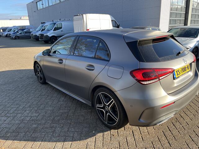 Mercedes-Benz A-KLASSE 180 Business Solution AMG Night Upgrade | NL AUTO | 12MND GARANTIE | PANO DAK | PDC | CRUISE | CARPLAY |