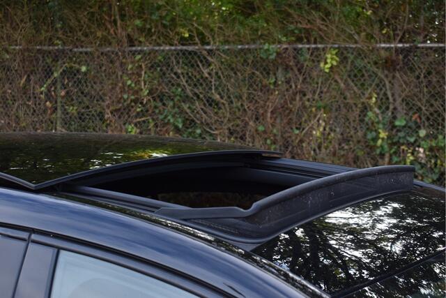 Mercedes-Benz A-KLASSE 180 Sport Edition AMG | NL-auto | Pano.dak | Carplay | Camera | Sfeerverl | Navi | Cruise Control | 4Seasons | NAP