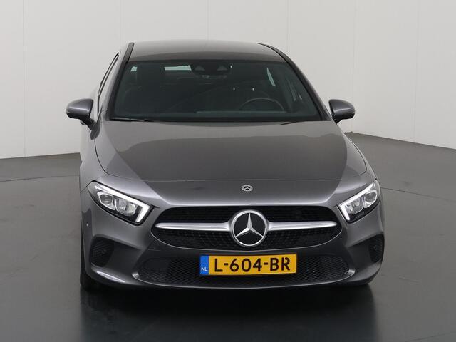 Mercedes-Benz A-KLASSE 180 Business Solution Luxury | Trekhaak | Stoelverwarming | Widescreen | Achteruitrijcamera |