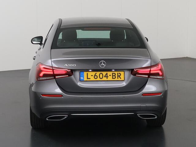 Mercedes-Benz A-KLASSE 180 Business Solution Luxury | Trekhaak | Stoelverwarming | Widescreen | Achteruitrijcamera |