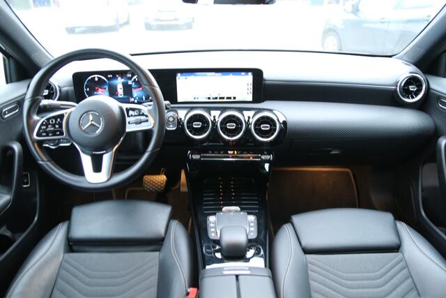 Mercedes-Benz A-KLASSE 180 Business Solution / Navi / Climate / Stoelverwarming