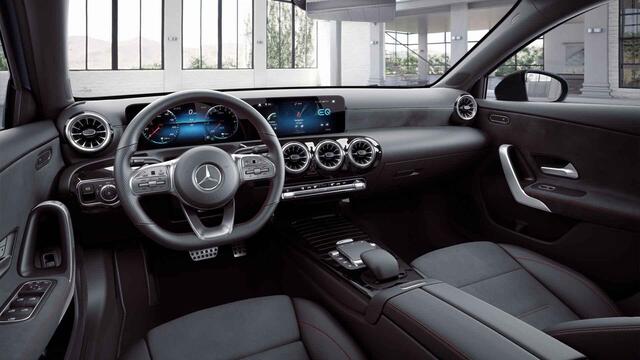 Mercedes-Benz A-KLASSE 250 e AMG Line | Night | Panoramadak | Widescreen | Stoelverwarming | Achteruitrijcamera | Sfeerverlichting |