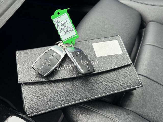 Mercedes-Benz A-KLASSE 250 e Bns Sol Luxury Lim ecc,widescreen,zwartleer,lmv,navi,led,pdc