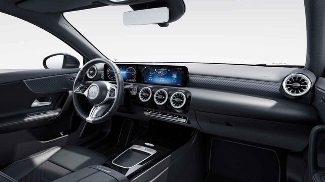 Mercedes-Benz A-KLASSE 250e Star Edition Luxury Line | Trekhaak | Panoramadak | Distronic | Sfeerverlichting | Camera | Automaat