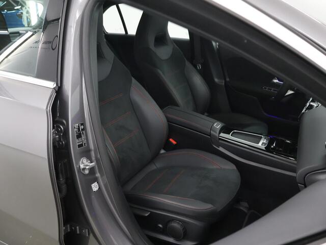 Mercedes-Benz A-KLASSE 250 e AMG Line | Panoramadak | Sfeerverlichting | Stoelverwarming |