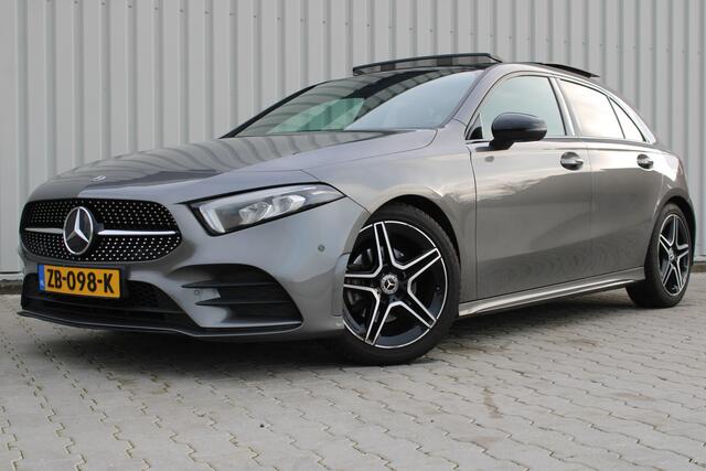 Mercedes-Benz A-KLASSE 200 Business Solution AMG Night Upgrade 164pk | Incl. 12 maanden garantie | Night pakket | Panoramadak | AMG pakket | Virtual cockpit | Stoelverwarming | Lane assist | Zwarte hemel | Navigatie | LED verlichting | Achteruitrijcamera