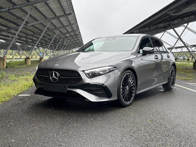 Mercedes-Benz A-KLASSE 180 Business Solution AMG | Night | Panoramaschuifdak | Achteruitrijcamera | Sfeerverlichting| MULTIBEAM LED | 19 inch AMG-velgen |