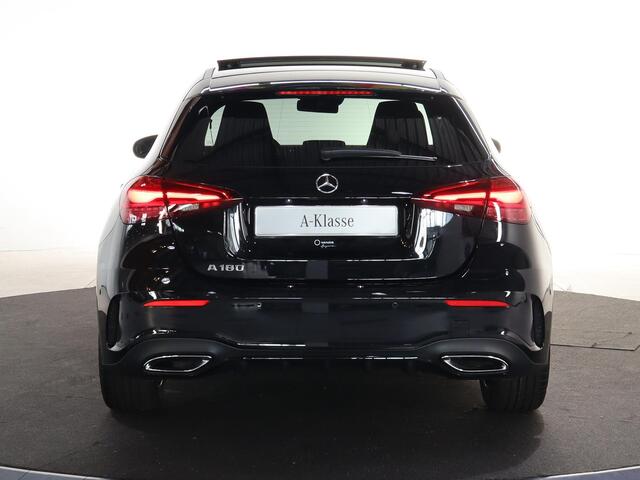 Mercedes-Benz A-KLASSE 180 Star Edition AMG Line | Panoramaschuifdak | Night | Multibeam LED | DISTRONIC | Dodehoekassistent