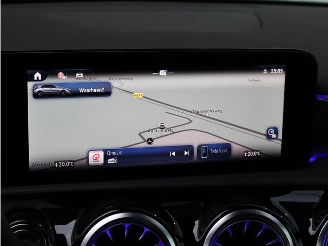 Mercedes-Benz A-KLASSE 250 e AMG Line | Panoramadak | Trekhaak | Multispaak | Dodehoekassistent | Navigatie | Camera | Automaat