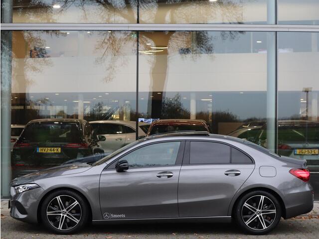 Mercedes-Benz A-KLASSE 180 Star Edition AMG Line