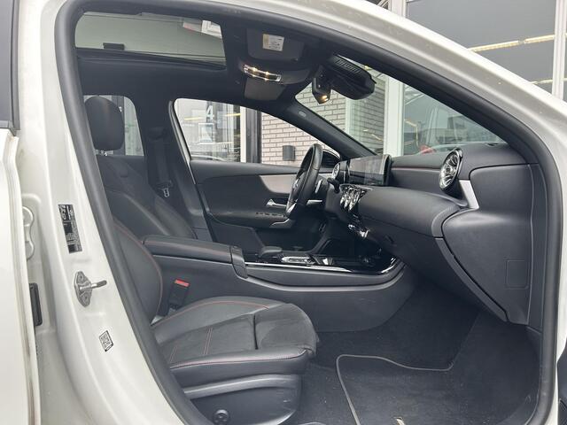 Mercedes-Benz A-KLASSE 180 Business Solution AMG | Panoramadak | Cruise Control | Stoelverwarming