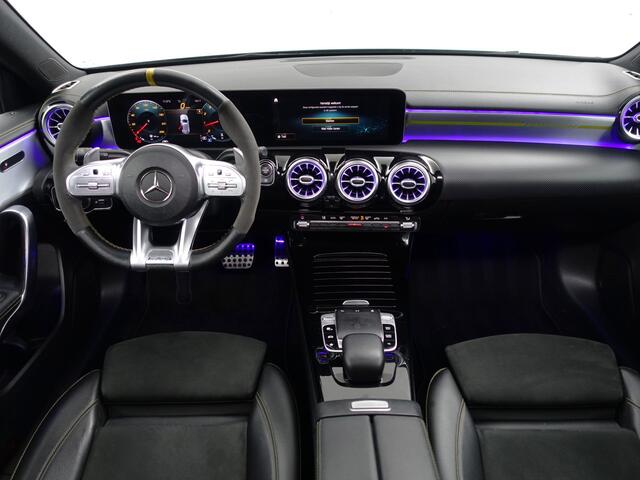 Mercedes-Benz A-KLASSE 250 AMG Premium Plus Aut- Sport uitlaat, Panoramadak, Sfeerverlichting, Aero Package, Yellow Art