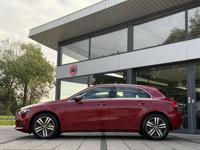 Mercedes-Benz A-KLASSE 250e Aut. Business Sol. Luxury | Navi | Camera | Leder | Sfeer Verlichting |