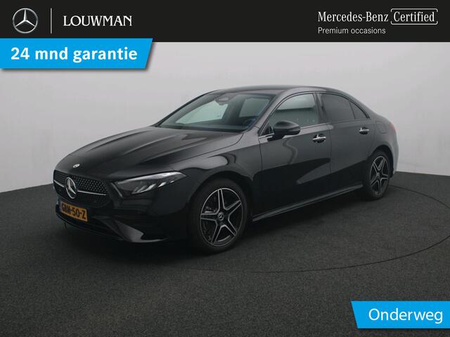 Mercedes-Benz A-KLASSE 250 e AMG Plug-In Hybride Trekhaak | AMG Line | Night Pakket | Alarm Klasse 3 | Dodehoekassistent | Distronic | Apple CarPlay | Sfeerverlichting. Inclusief 24 maanden Mercedes-Benz Certified garantie voor Europa.