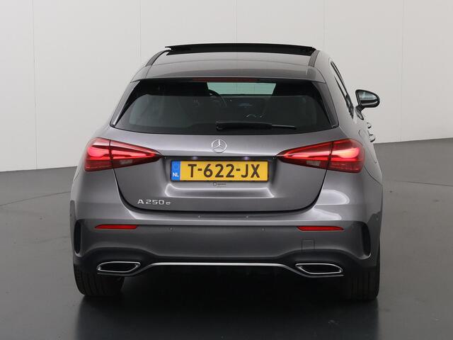 Mercedes-Benz A-KLASSE 250 e AMG Line | Achteruitrijcamera | Panoramadak | Stoelverwarming | Sfeerverlichting |