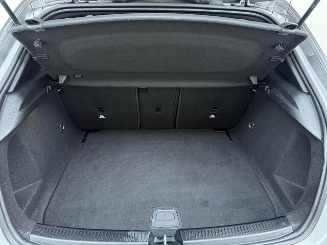 Mercedes-Benz A-KLASSE 180 Business Solution Luxury Panorama dak | Stoelverwarming | Navigatie | Camera |