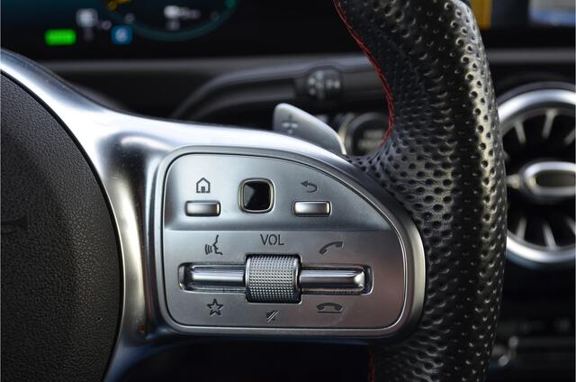 Mercedes-Benz A-KLASSE 250 e AMG Limited Panoramadak | Sfeerv. | Elek.St.geheugen | Camera | Carplay | Mbux