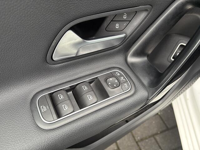 Mercedes-Benz A-KLASSE 180 d Business Solution | trekhaak | carplay |