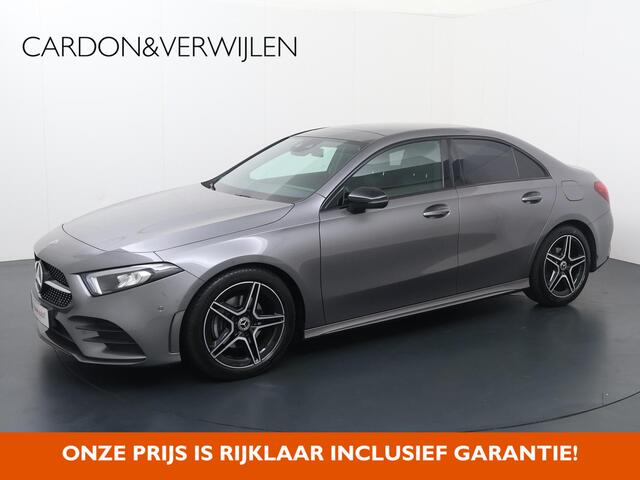 Mercedes-Benz A-KLASSE 180 Business Solution AMG Alcantara bekleding | Achteruitrijcamera | Navigatie | 18"LM velgen | Schuif- kanteldak | Stoelverwarming | PDC voor en achter |