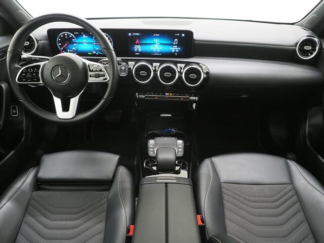 Mercedes-Benz A-KLASSE 250 e Panamericana | Panoramadak | Widescreen | Camera | Leder | Zwarte Hemel | Cruise | DAB