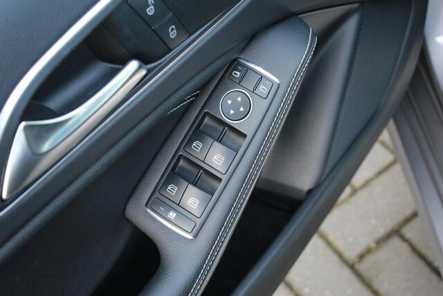 Mercedes-Benz A-KLASSE 180 Ambition | Cruise | Bluetooth | Stoelverwarming |