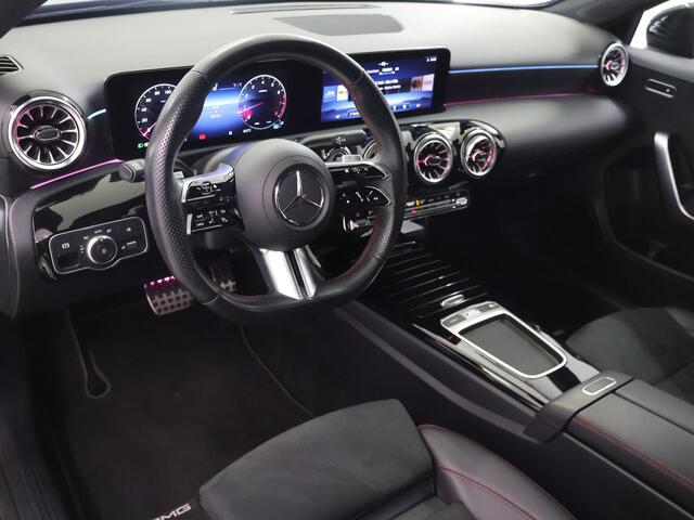 Mercedes-Benz A-KLASSE 180 AMG Line | Premium pack | Panoramadak | Multibeam |