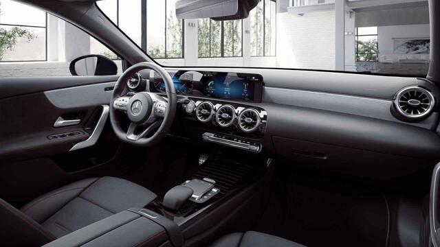 Mercedes-Benz A-KLASSE 180 Business Solution AMG | Night | Panoramadak | Sfeerverlichting | Achteruitrijcamera | Stoelverwarming |