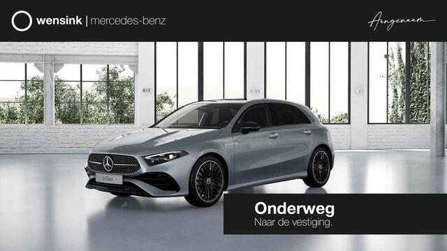 Mercedes-Benz A-KLASSE 250e Business Solution AMG | Panoramaschuifdak | Premium Plus | 19"AMG-velgen | Head-up display | Dodehoekassistent |