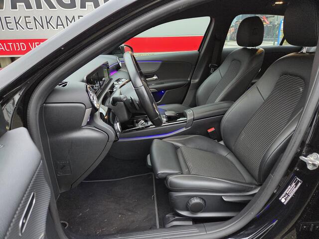 Mercedes-Benz A-KLASSE 180 Advantage 17"/Sfeerverlichting/LED/Climate/Stoelverwarming/Apple Carplay & Android Auto