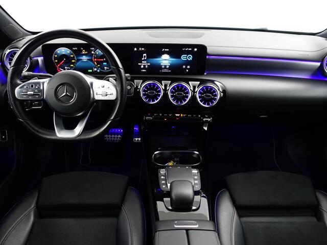 Mercedes-Benz A-KLASSE 250 e AMG Premium Plus Aut- Panoramadak, Sfeerverlichting, Carplay, Android Auto, Camera, Stoelverwarming