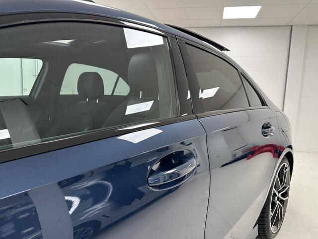 Mercedes-Benz A-KLASSE AMG 35 4MATIC | Burmester | Panoramadak | 19'' AMG dubbelspaaks