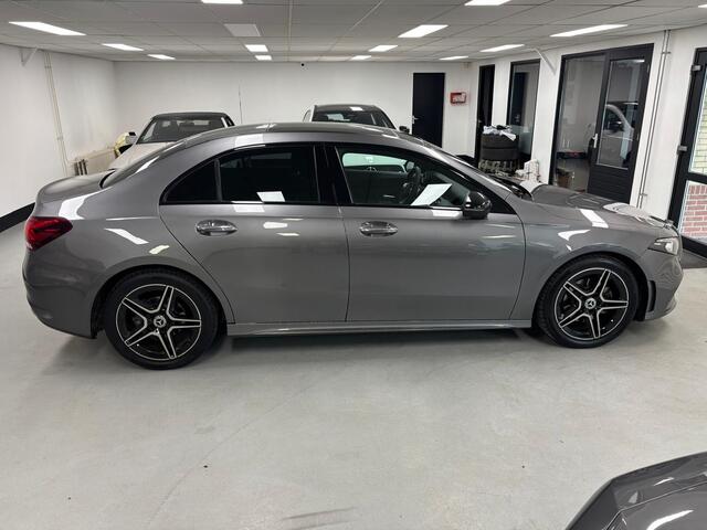 Mercedes-Benz A-KLASSE 180 AMG Panorama 360 Camera Distronic Head up Keyless