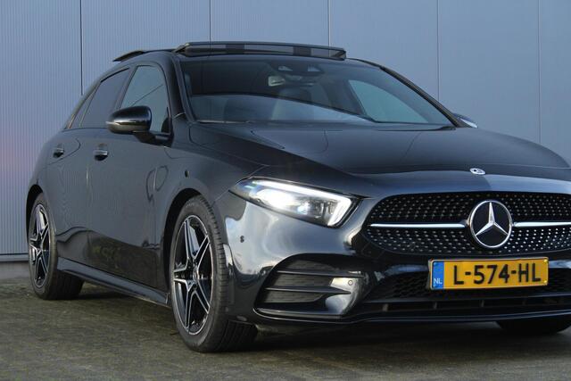 Mercedes-Benz A-KLASSE 180 Business Solution AMG | NAP! | Widescreen | Night Package | Panorama dak | Navigatie | Camera