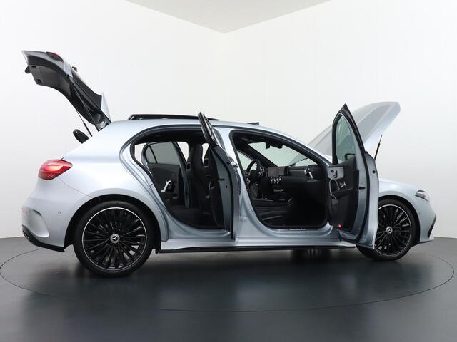 Mercedes-Benz A-KLASSE 180 Business Solution AMG | Panorama - Schuifdak | Memorystoelen | Head-Up Display | 360° Camera | Apple Carplay & Android Auto | Multibeam Led