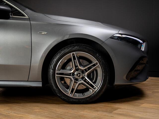 Mercedes-Benz A-KLASSE Hatchback 250 e AMG Line Panorama dak