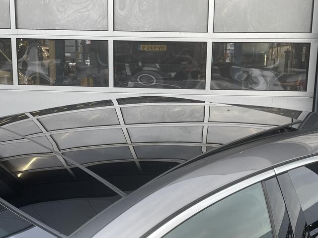 Mercedes-Benz A-KLASSE 250 e Luxury Line | Panoramadak | Achteruitrijcamera | Stoelverwarming | Dodehoekassistent | Sfeerverlichting | Apple & Android Carplay