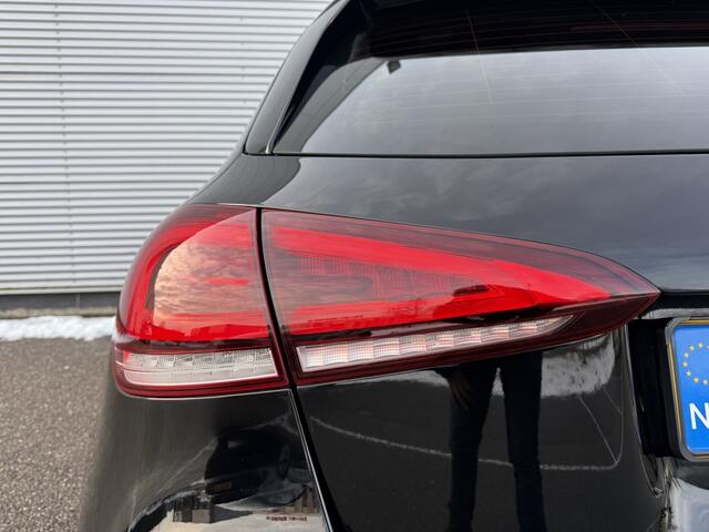 Mercedes-Benz A-KLASSE 200 Bns Sol. AMG Automaat Led stoelverwarming 18" lichtmetaal