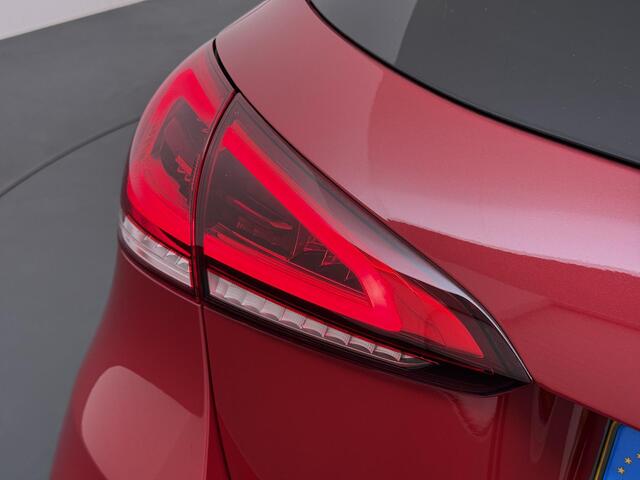 Mercedes-Benz A-KLASSE 180 Business Solution AMG Panoramadak | Memory | Camera | Stoelverwarming |