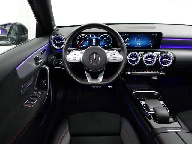 Mercedes-Benz A-KLASSE 250 e AMG Premium Plus- Burmester Surround, Head Up, 360 Camera, Carplay, Android Auto, Panoramadak