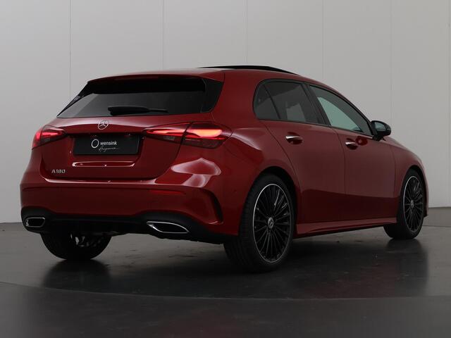 Mercedes-Benz A-KLASSE 180 Business Solution AMG | Night pakket | 19 inch velgen | Panoramadak | Keyless entry |