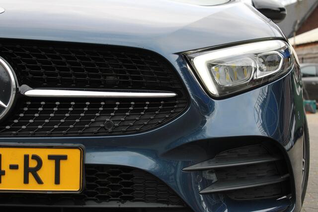 Mercedes-Benz A-KLASSE 180 Business Solution AMG Night Edition - Sfeerverlichting - Achteruitrij camera Hooglans shadowline delen - Keurig nette auto